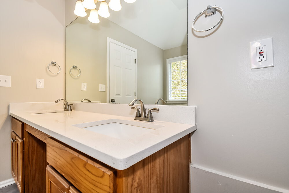 Building Photo - 4970 Promenade Dr SW