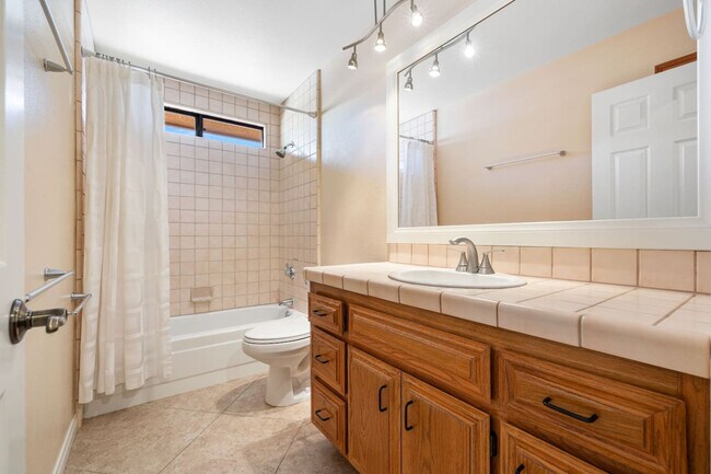 Building Photo - 53720 Avenida Carranza