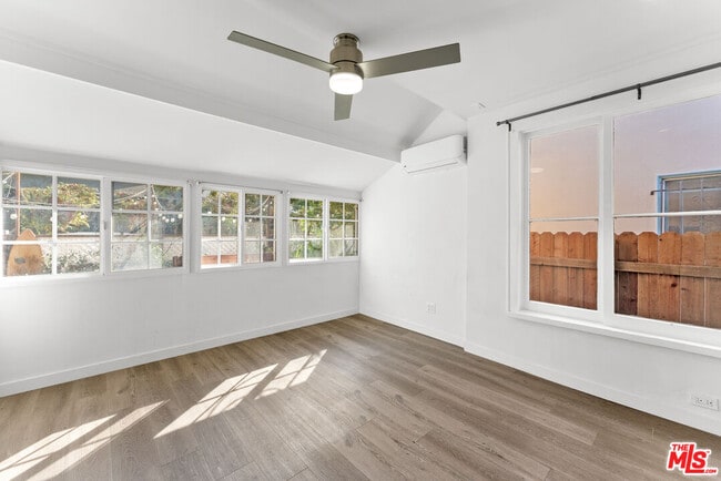 Building Photo - 33 Wavecrest Ave