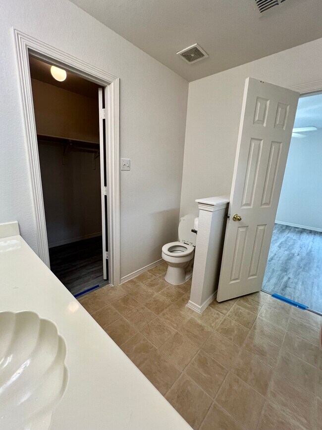 Building Photo - 1529 Creekstone Ct