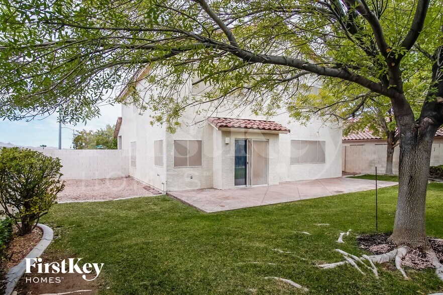 Building Photo - 985 Blue Lantern Dr