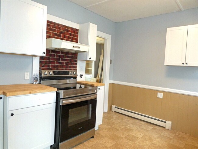 Building Photo - 55 Everett St