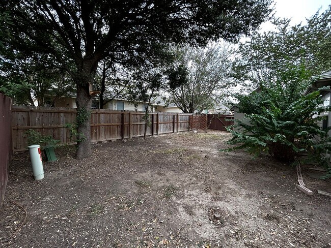 Building Photo - 12011 Mill Pine
