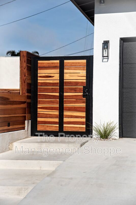 Building Photo - Live Oak 31B