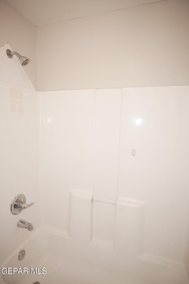 Building Photo - 3272 Garden Point Dr