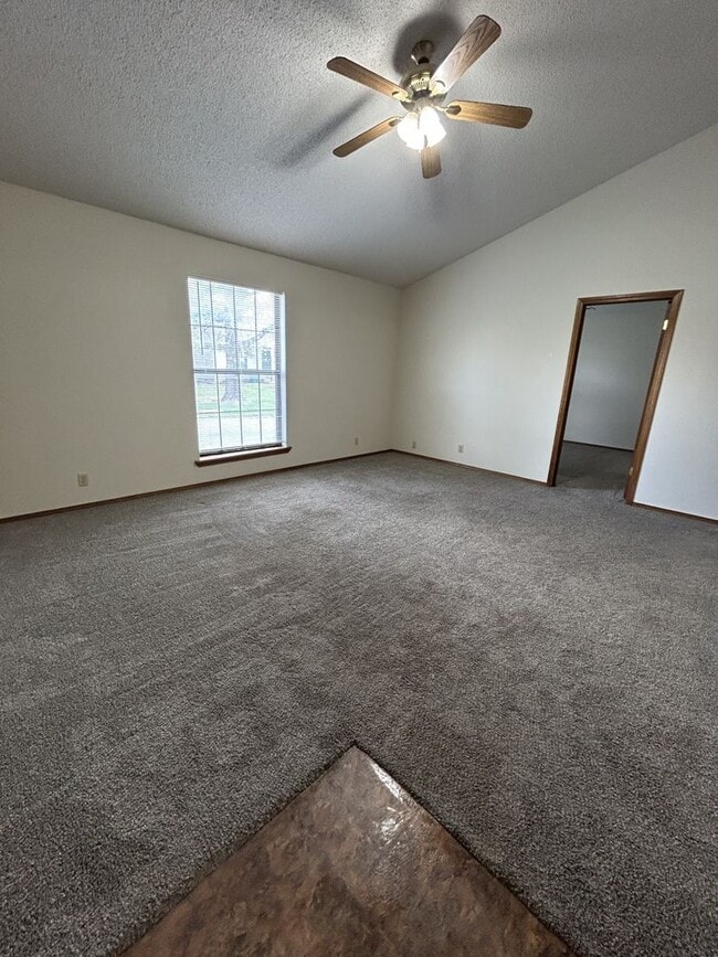 Building Photo - 7082 SE 66th Terrace