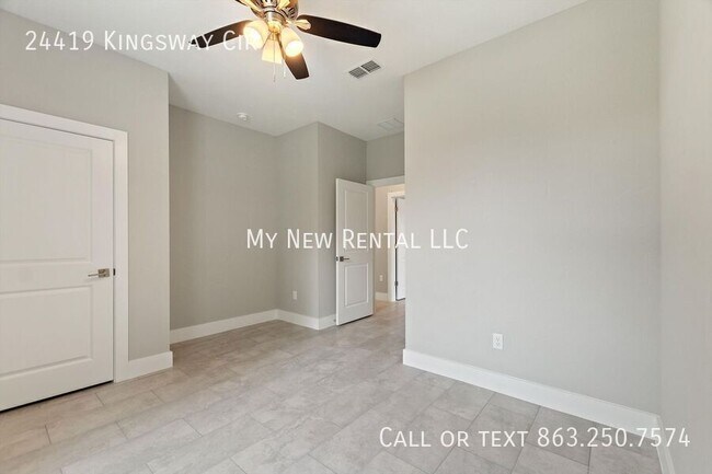 Building Photo - 24419 SW Kingsway Cir