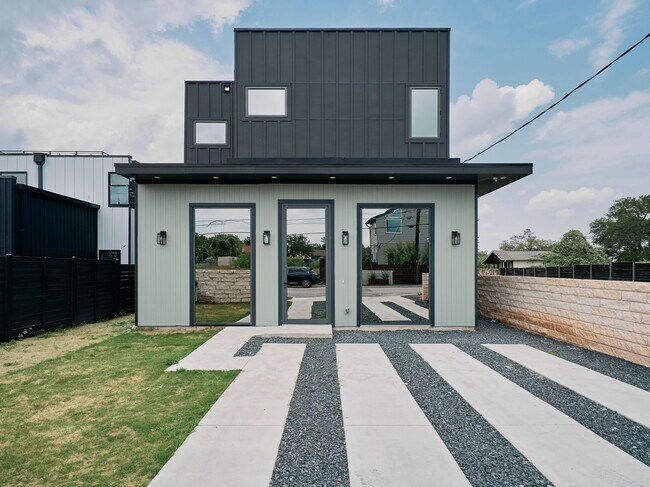 Building Photo - 412 Kemp St