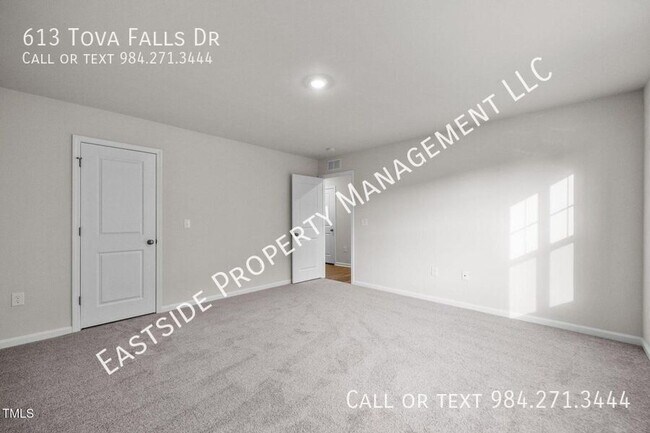 Building Photo - 613 Tova Fls Dr