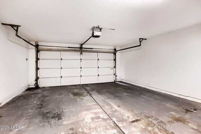 Building Photo - 9801 N 74th Pl