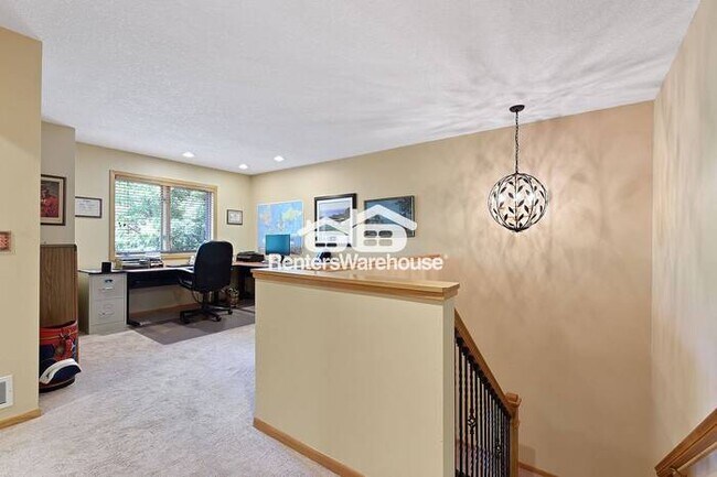 Building Photo - Available 12/1 - Beautiful Minnetonka Town...