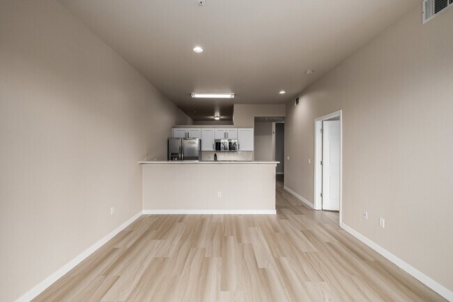 Building Photo - A Great modern 2 Bed / One bath for rent
