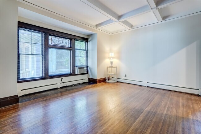 Building Photo - 38 Cornell St