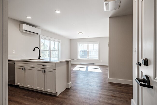 Building Photo - 12 S Bridgton Rd