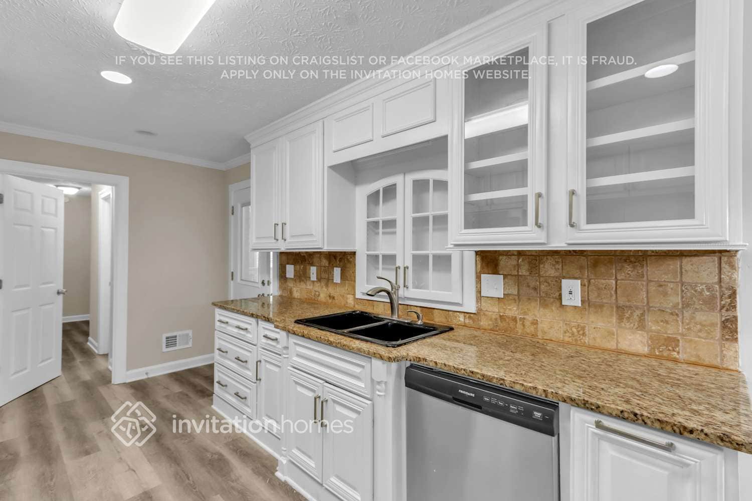 Building Photo - 6412 Phillips Pl