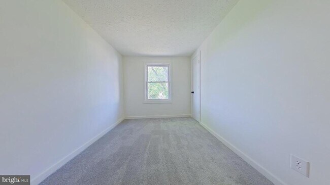 Building Photo - 548 S Loudoun St