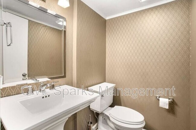 Building Photo - 7615 Woodthrush Dr