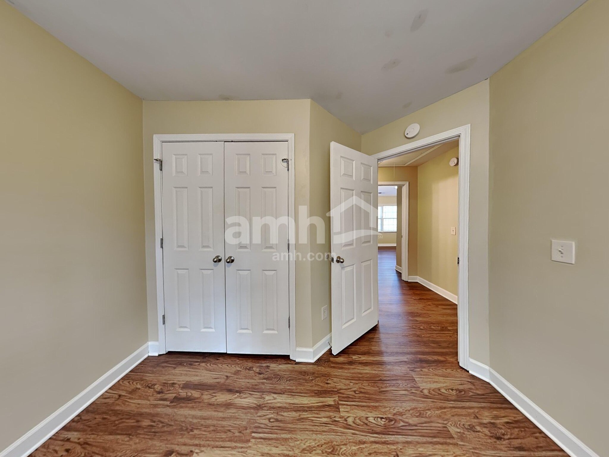 Building Photo - 993 Kintail Ct