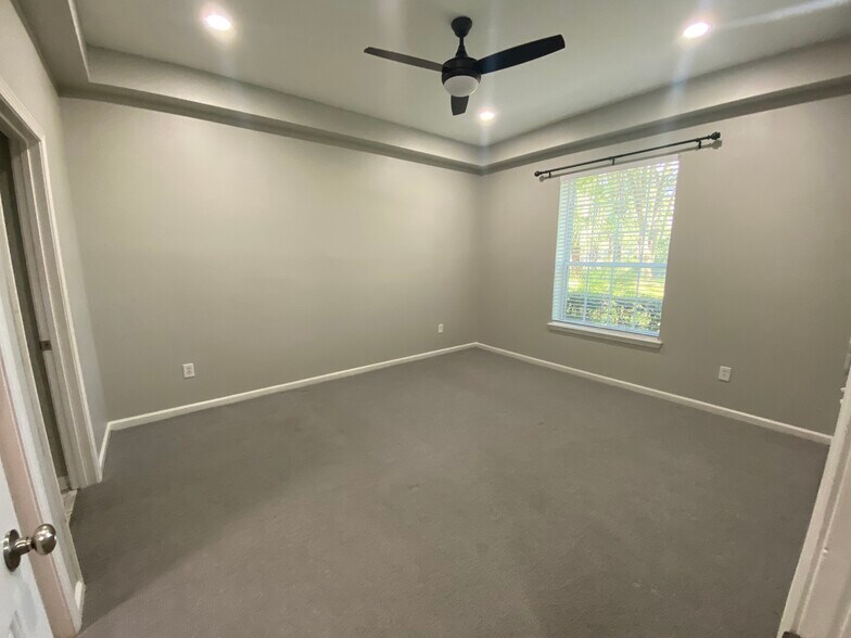 Master Bedroom1 - 785 Oakleaf Plantation Pky