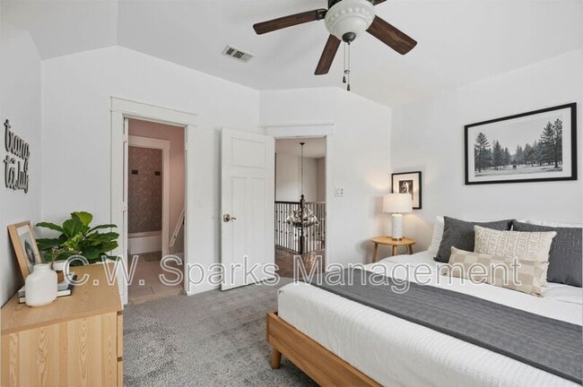 Building Photo - 5535 Willis Ave