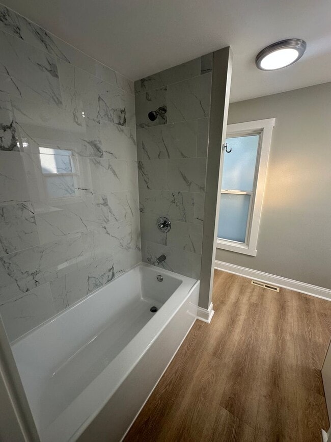 Building Photo - BEAUTIFUL RENOVATED NEW 4 BEDROOM 2 BATH H...