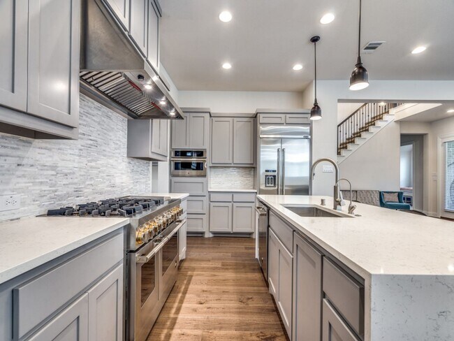 Building Photo - 905 Asbury Dr