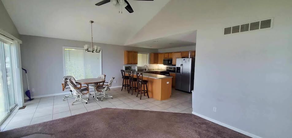 Building Photo - 8532 Riverside Dr