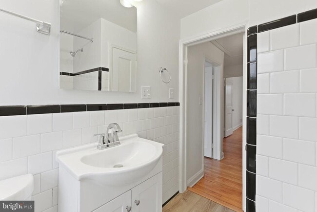 Building Photo - 1667 Hardwick Rd