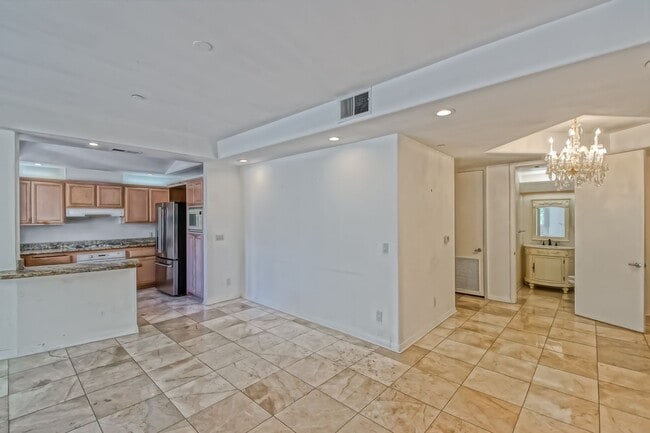 Building Photo - **Move in Special $1000 Off Third Months Rent** Remodeled Corner 3+2 Unit with Luxury Finishes Ne...