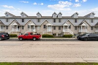 Building Photo - 412 N Grainger Ln