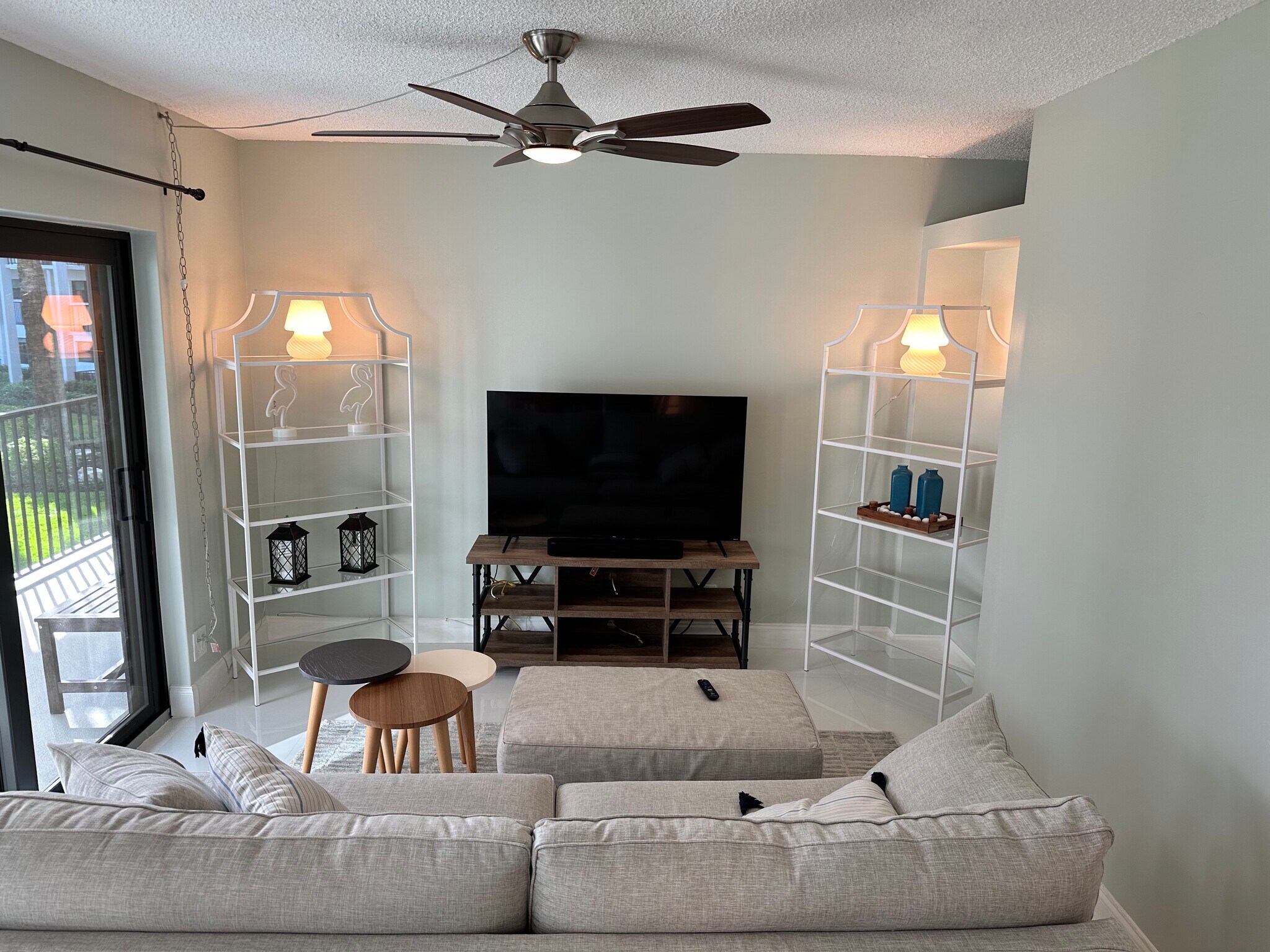 Building Photo - 900 River Reach Dr