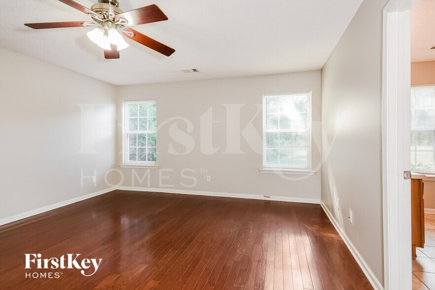 Building Photo - 231 Grandview Ln