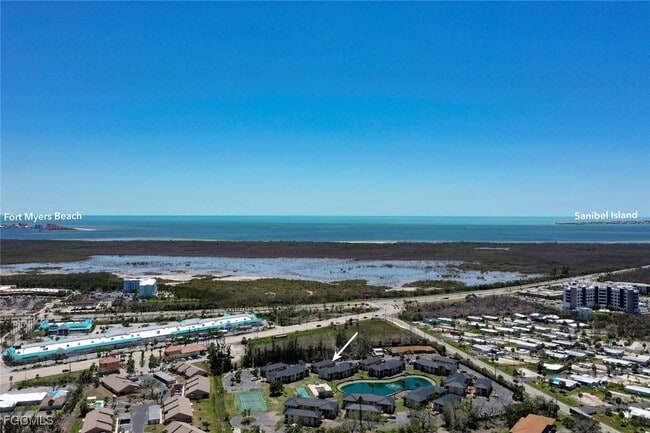 Building Photo - 16881 Davis Rd