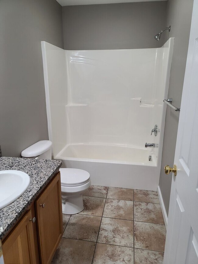 Building Photo - 3 Bedroom Townhome for Rent in Waynesboro