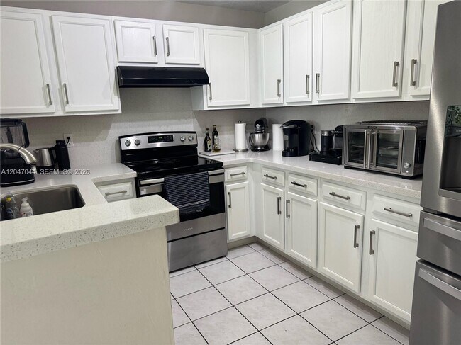 Building Photo - 8291 SW 44th Pl