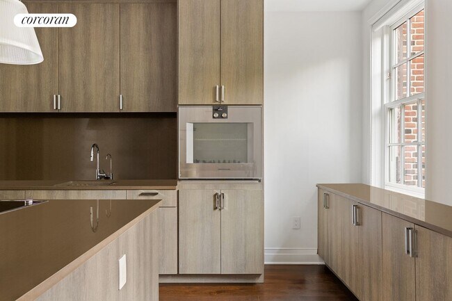 Building Photo - 96 Barrow St