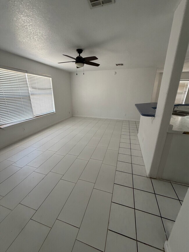Building Photo - 12741 Bunyan Way