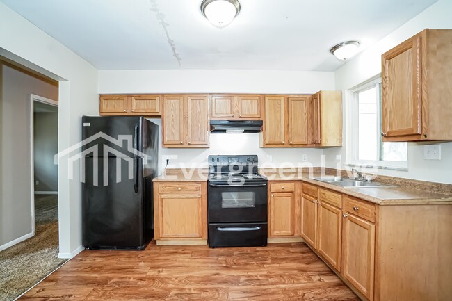 Building Photo - 1456 Picard Rd