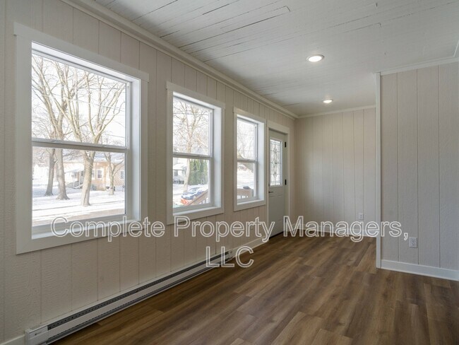 Building Photo - 821 Jefferson Ave