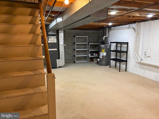 Building Photo - 220 Harding Ave