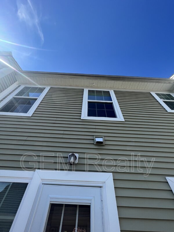 Building Photo - 7120 Azalea Dr