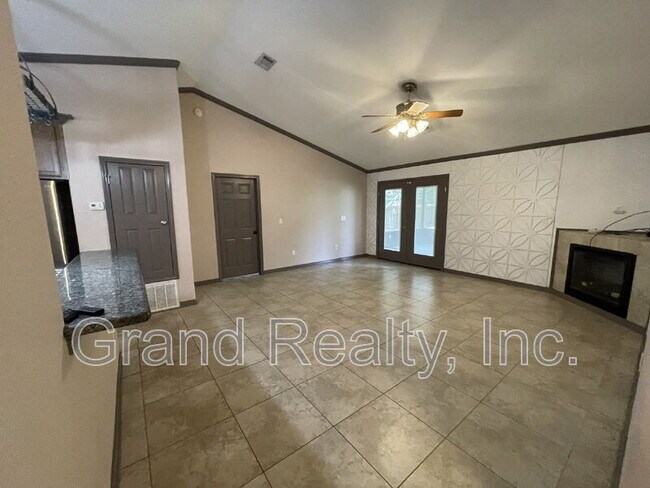 Building Photo - 5022 Patterson Ln