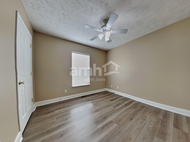 Building Photo - 112 Rouen Ct