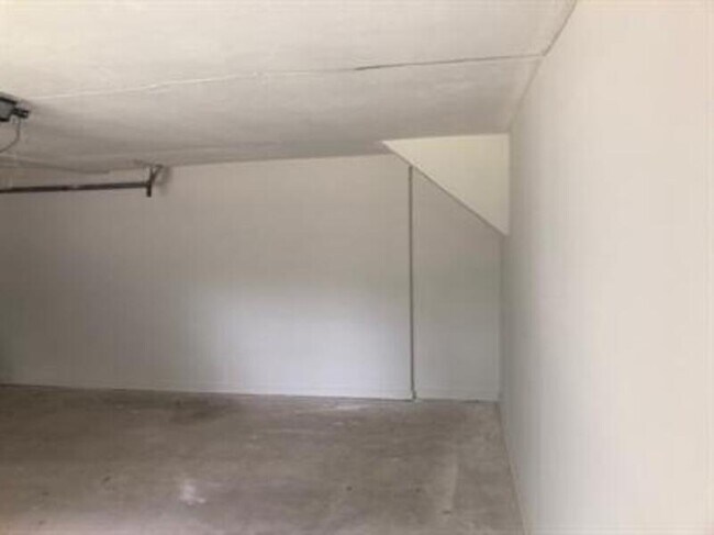 Building Photo - 539 Woodland Hills Pl