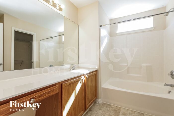 Building Photo - 216 Winding Canyon Dr