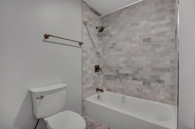 Building Photo - 44 Trumbull St