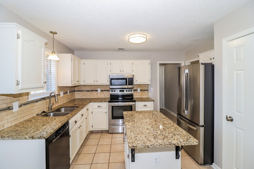 Building Photo - 8038 Allbright Cove