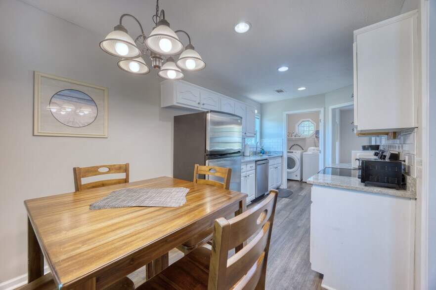 Building Photo - 4209 King Arthur Pl
