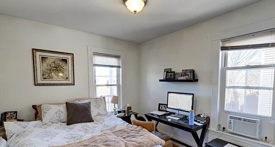 Building Photo - 162 Kelton St