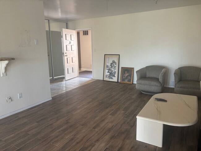 Building Photo - North PB 2 Bedroom 2 Bath Condo in Del Rey...